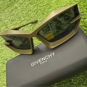 GIVENCHY
Green Giv Cut Acetate Shades Sunglasses